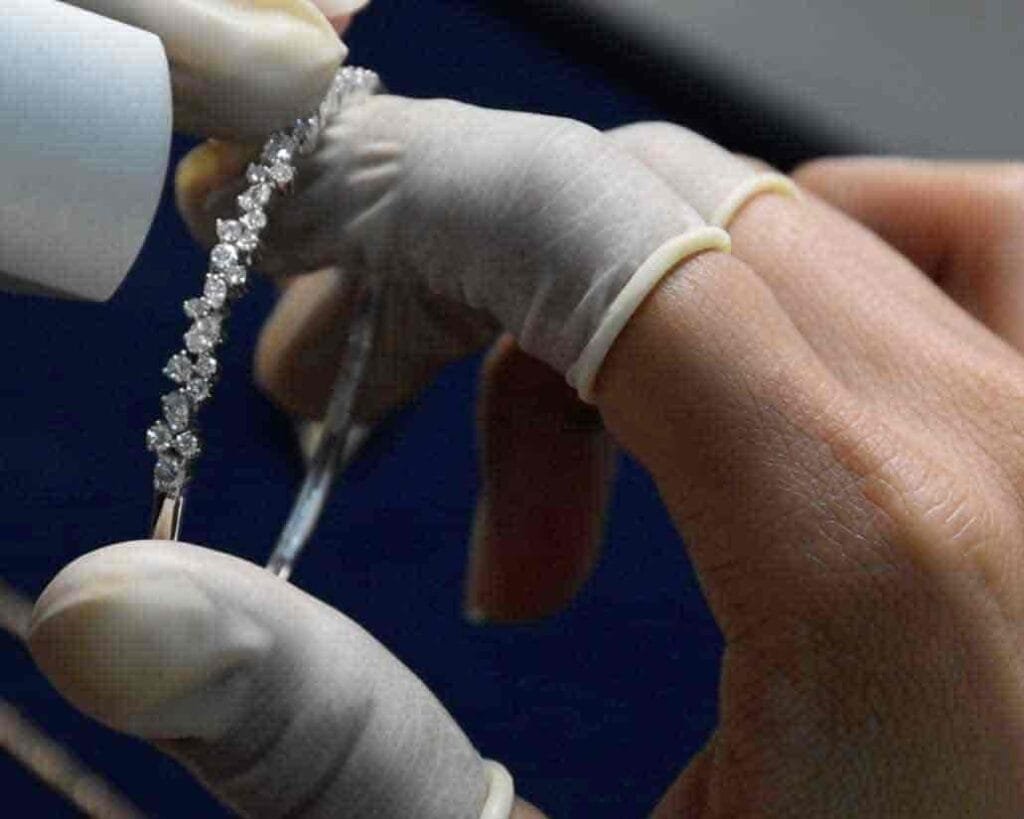 How to Clean and Maintain Jewelry