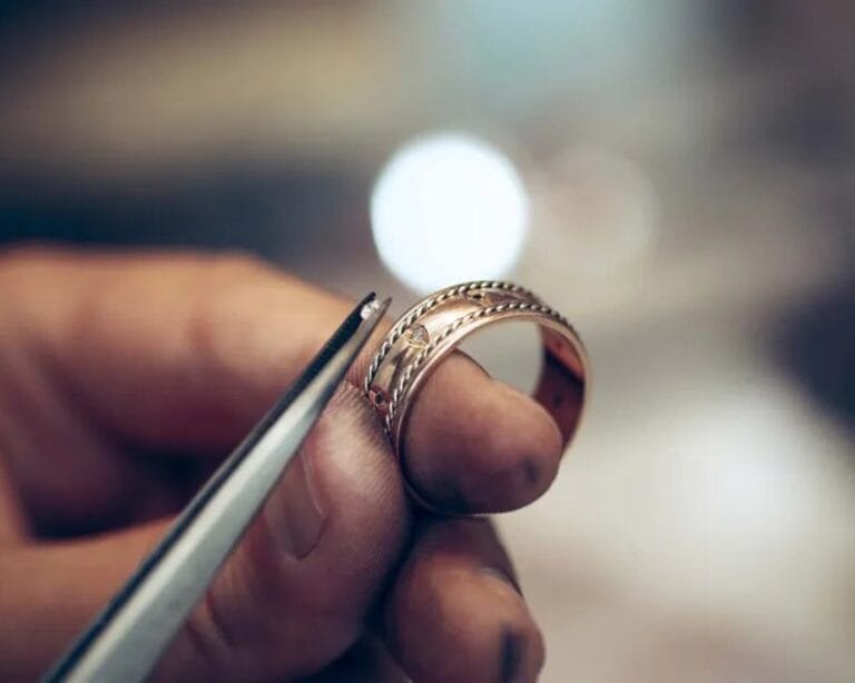 Understand the Processing Process of Gemstone Jewelry