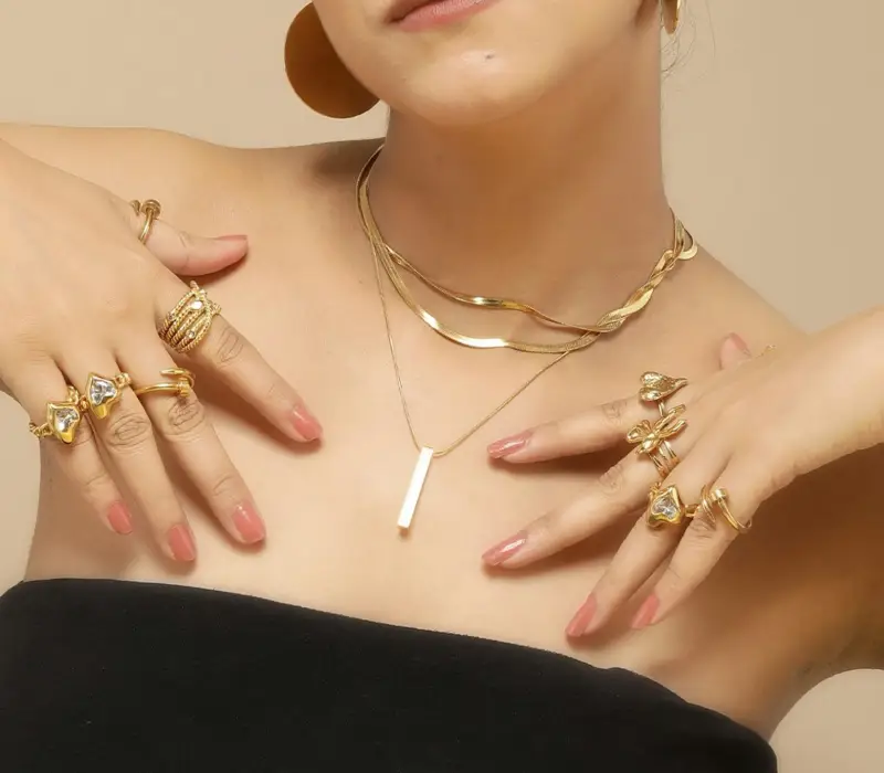 women-gold-jewelry
