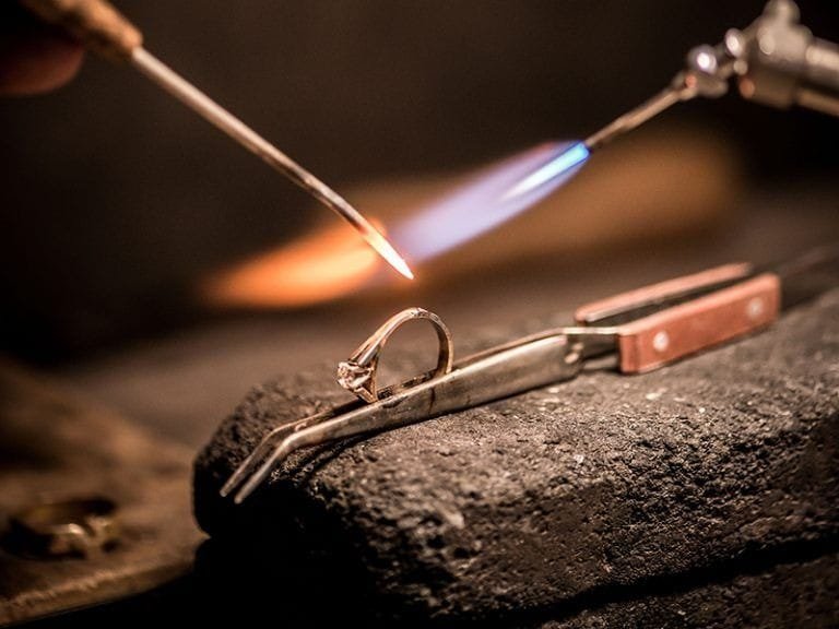 Custom Ring Manufacturer: Guide to Electroplated Jewelry