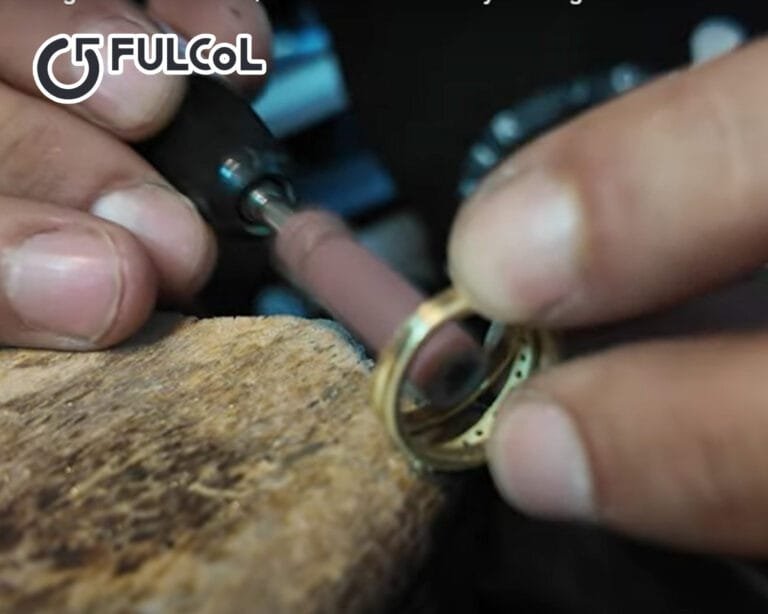 Pu Leather vs. Vegan: Guide for Luxury Cosmetic Bag Manufacturers