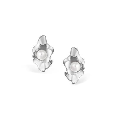 flower design earrings with pearl